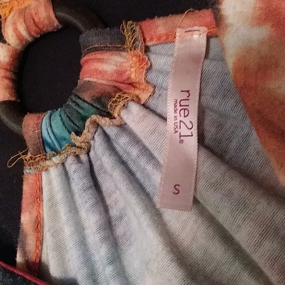 Women's/Junior's. Rue21 Tank - Picture 3 of 5